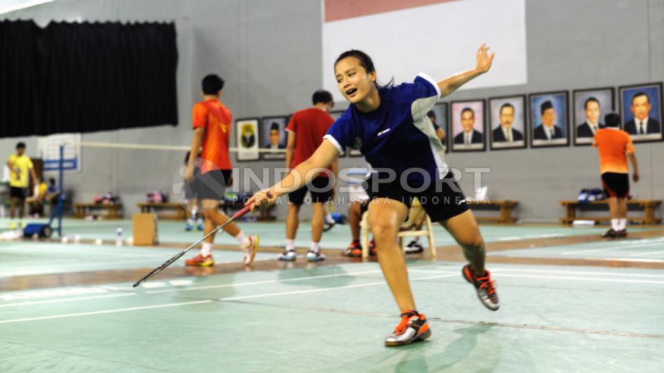 Hanna Ramadhini‏ serius berlatih jelang BCA Indonesia Open 2015.